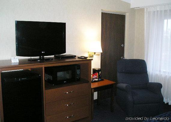Clarion Hotel Buffalo Airport Williamsville Szoba fotó
